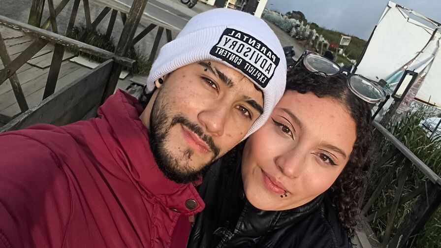 Watch TylerAndMalory live on Widestreams