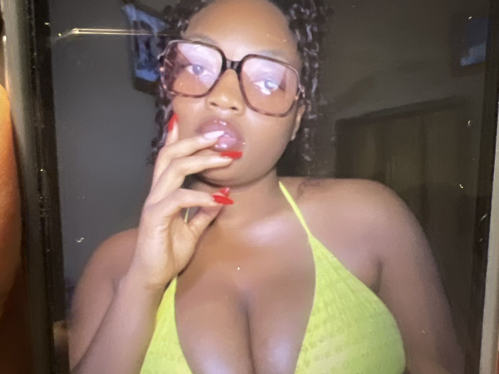 Live cam for MakyDina