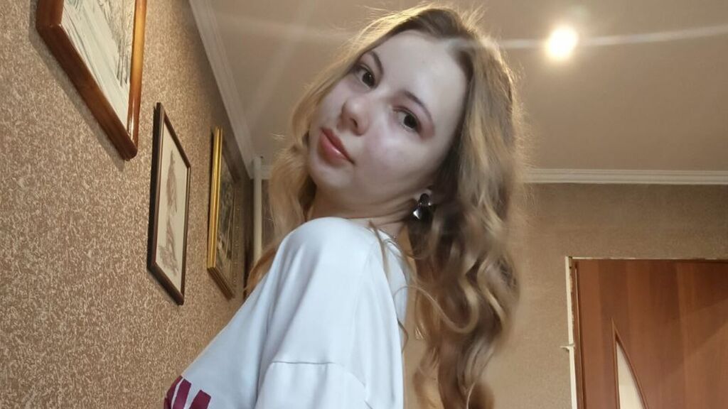 VictoriaAdel live cam model at LiveJasmin