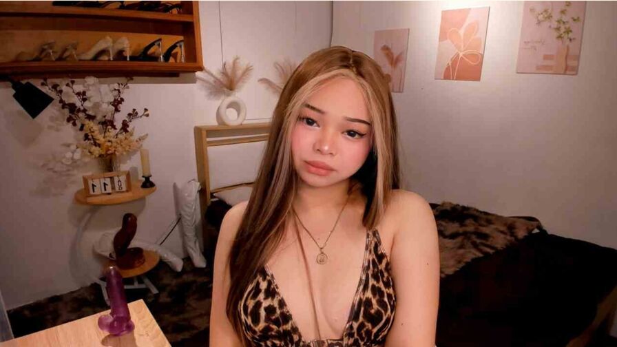 Watch CathalinaSantos live on Fleur Mature