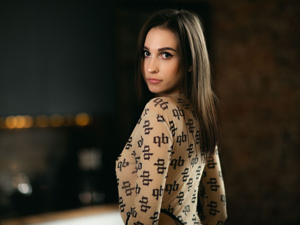 SophieTuckers LiveJasmin model room profile