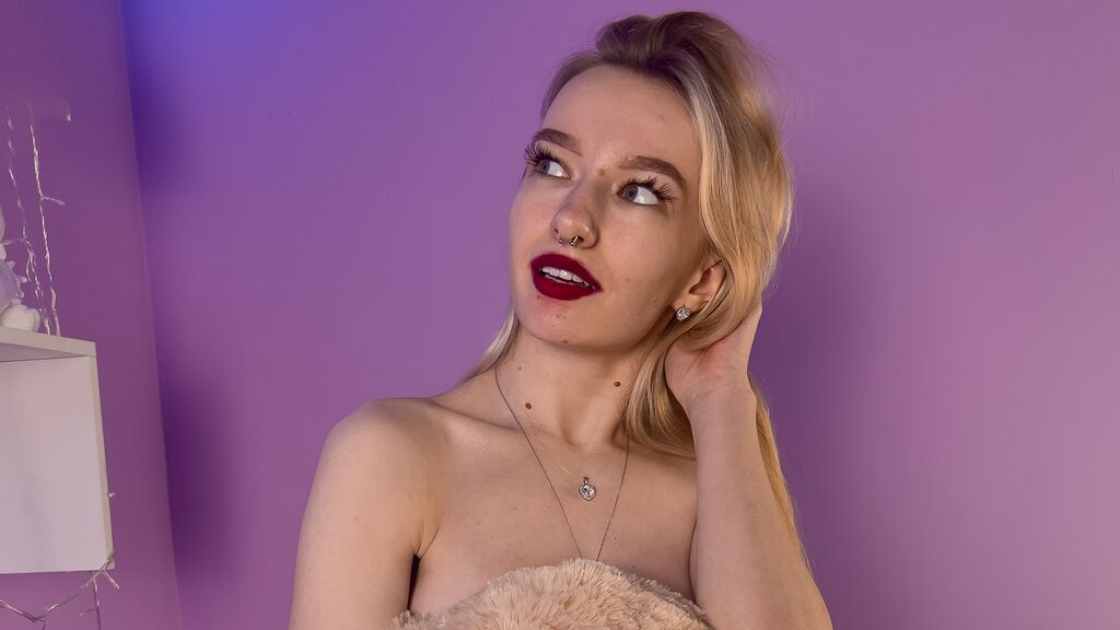 RosaliFox live cam model at LiveJasmin