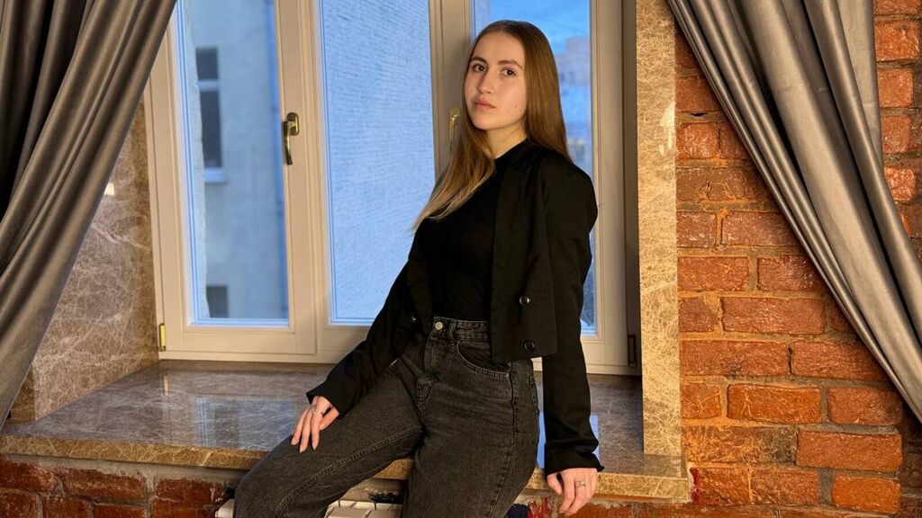 TinaByrd online on GirlsOfJasmin