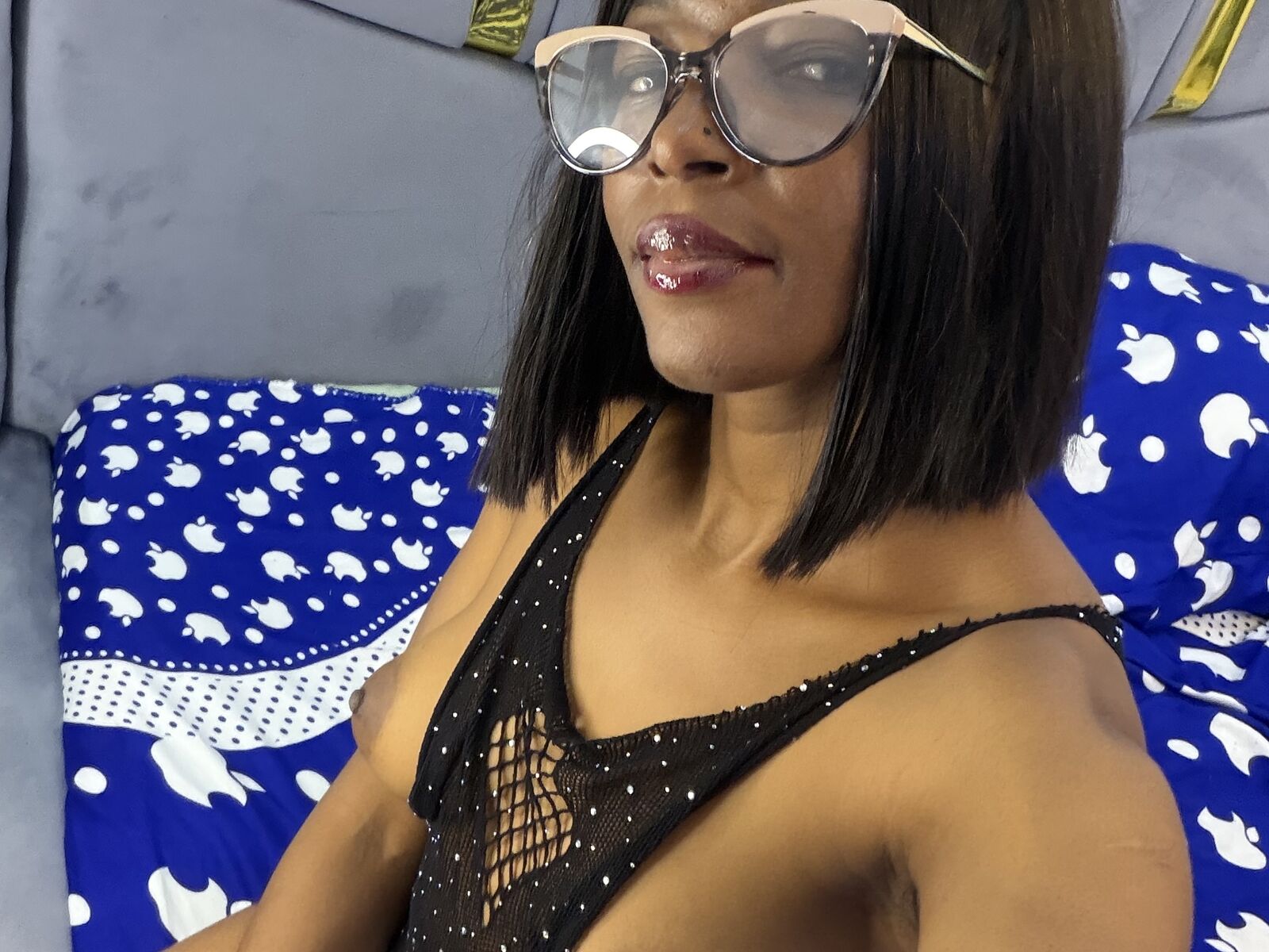 Live cam for EmilyPeres