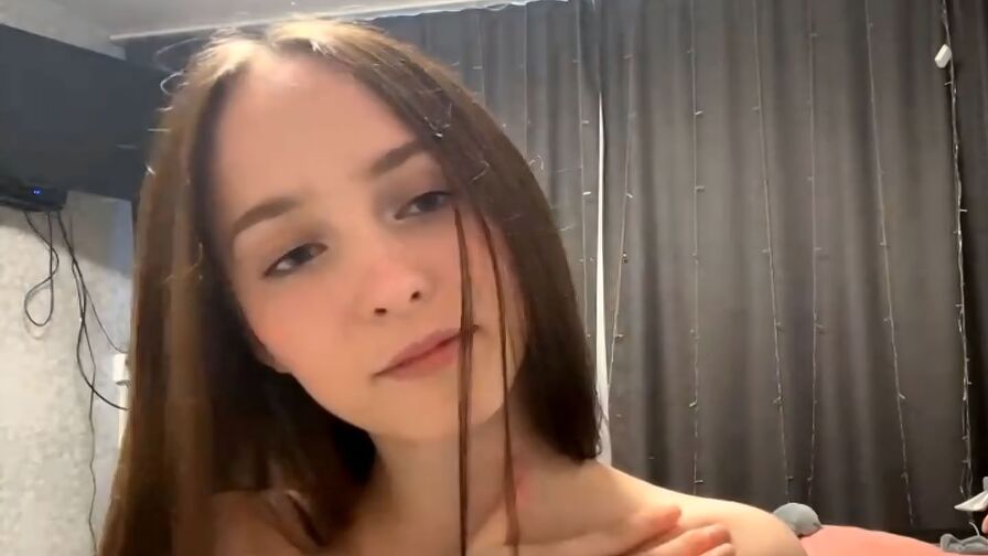 Watch EmilyKofford live on Sex Zoom