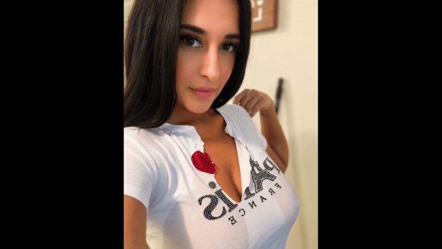 VIP Live Sex Chat with HollyComming