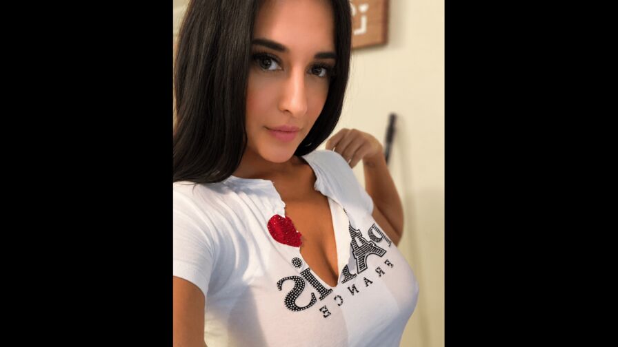 HollyComming – Female | Peachy Milf