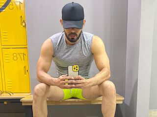 BenjaminBlaze Porn Show