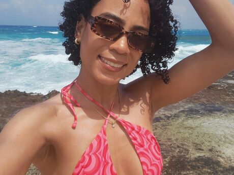 Chat with SophiaBond