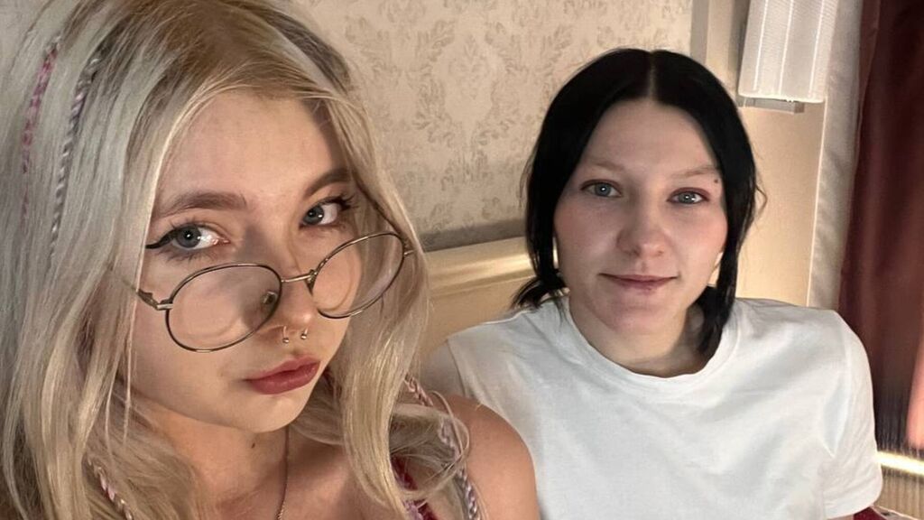 SilviaAndEda online on GirlsOfJasmin