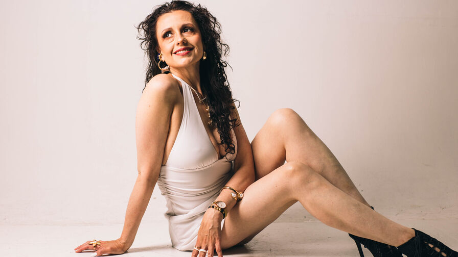 Watch ManuelaBelini live on shemalefreeporn.net