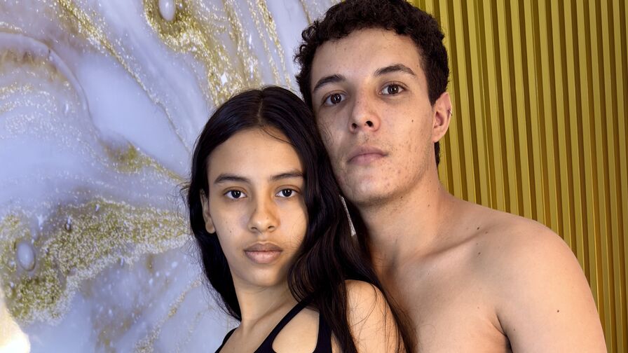 Speak with JulianaAndRoberto Live