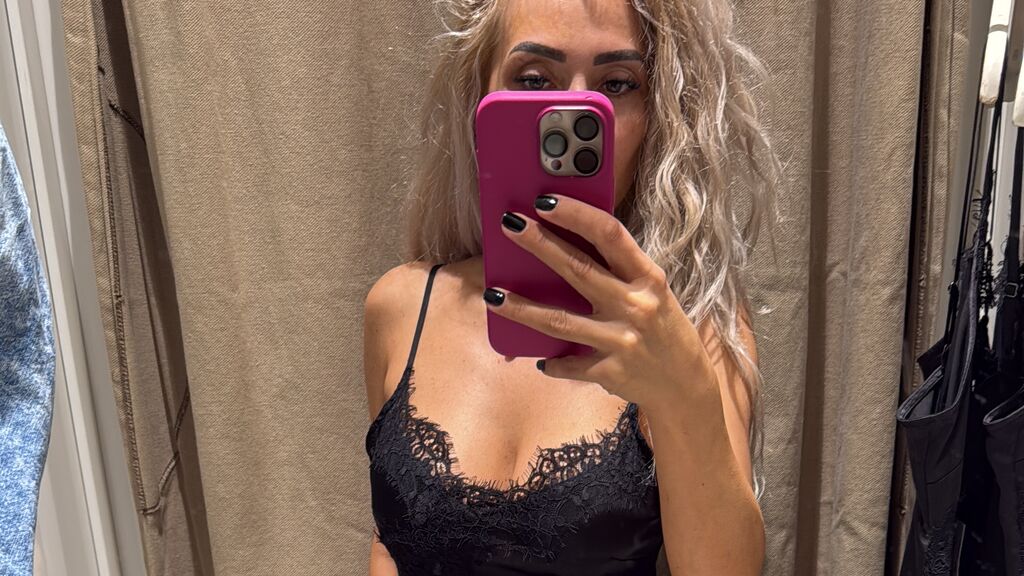 Sex chat gratuit in direct cu JenniferRein pe LiveJasmin