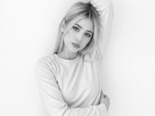 ZaraVelvettt Porn Show