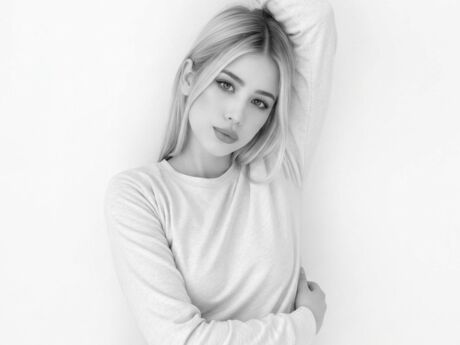 Chat with ZaraVelvettt