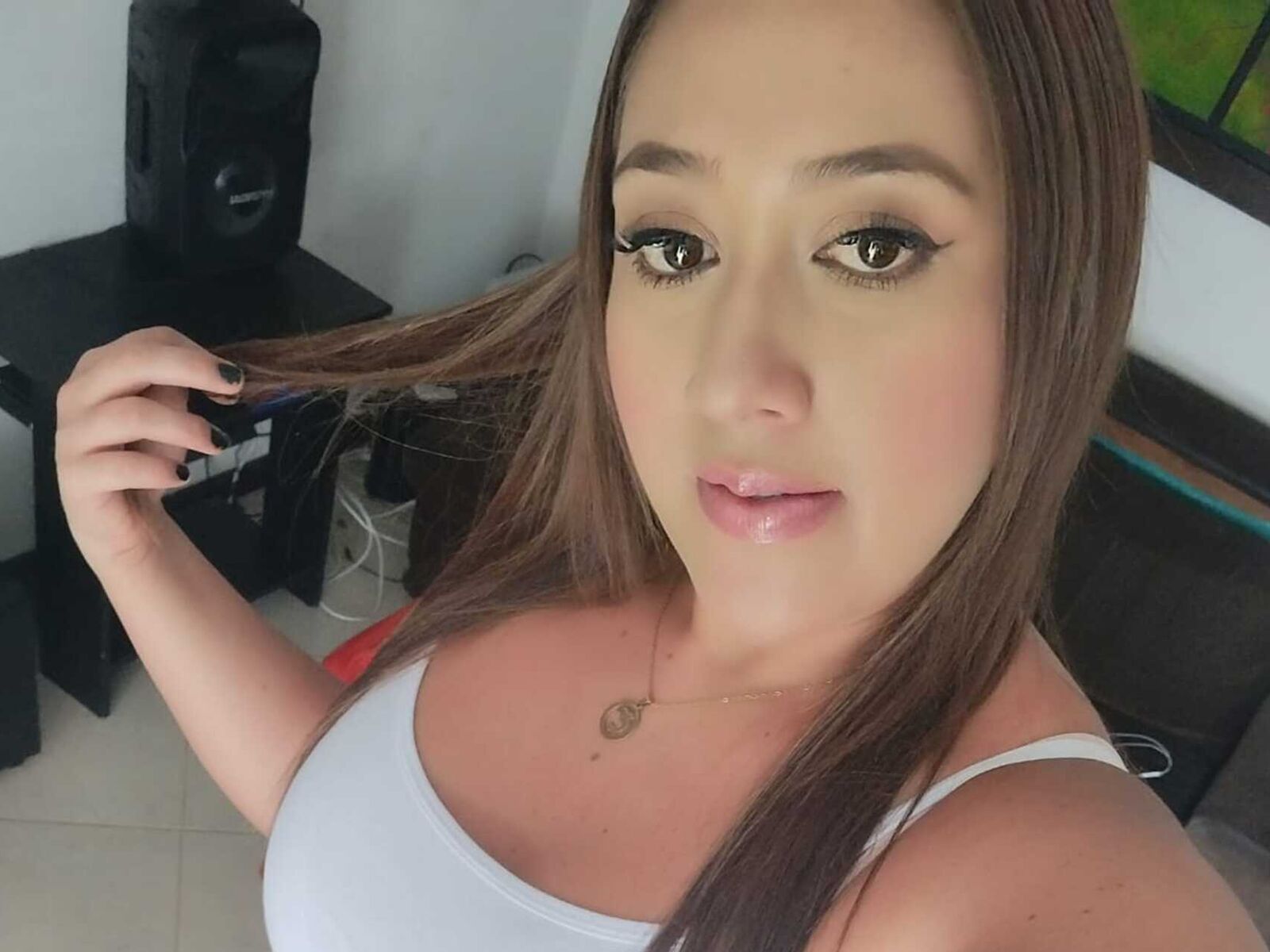 Live cam for MilenJhonson