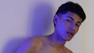 Free Nude DerekRioz