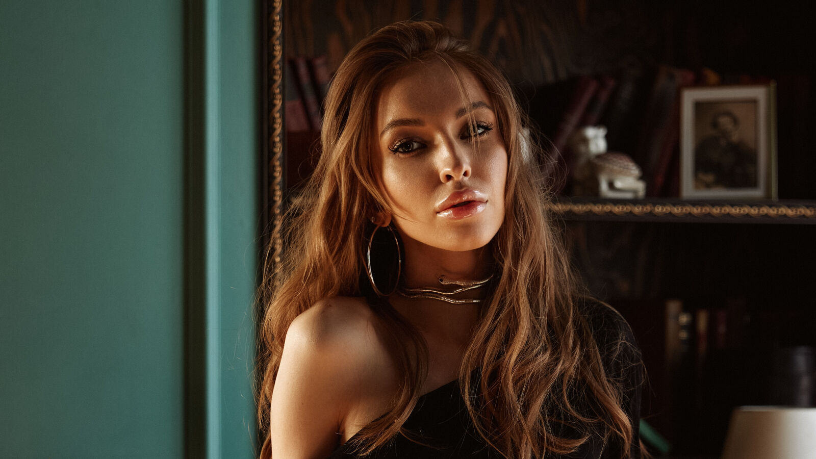 SophieViv erotic portrait