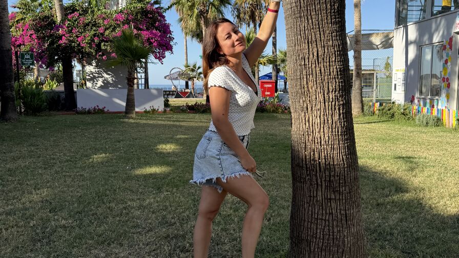 Watch RosieWilliamss on BritishGrannyPorn.org