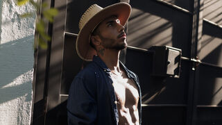 Free Nude JhosuaCollins