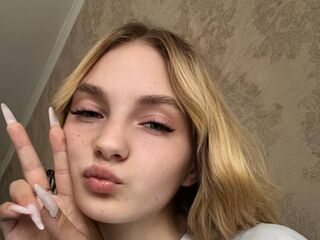 adut chat JuliannaHammerle