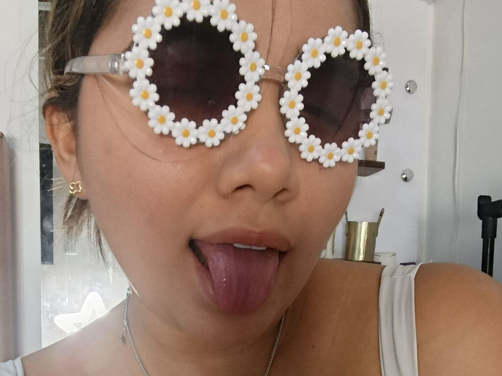 SarahCharms's Thumb Image