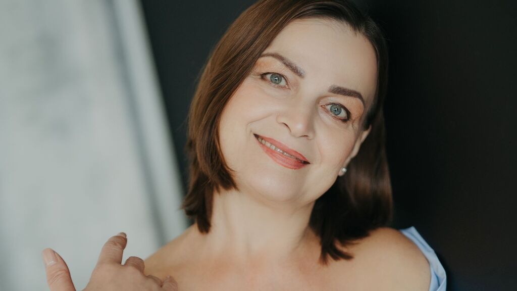 HelenLinor online on GirlsOfJasmin