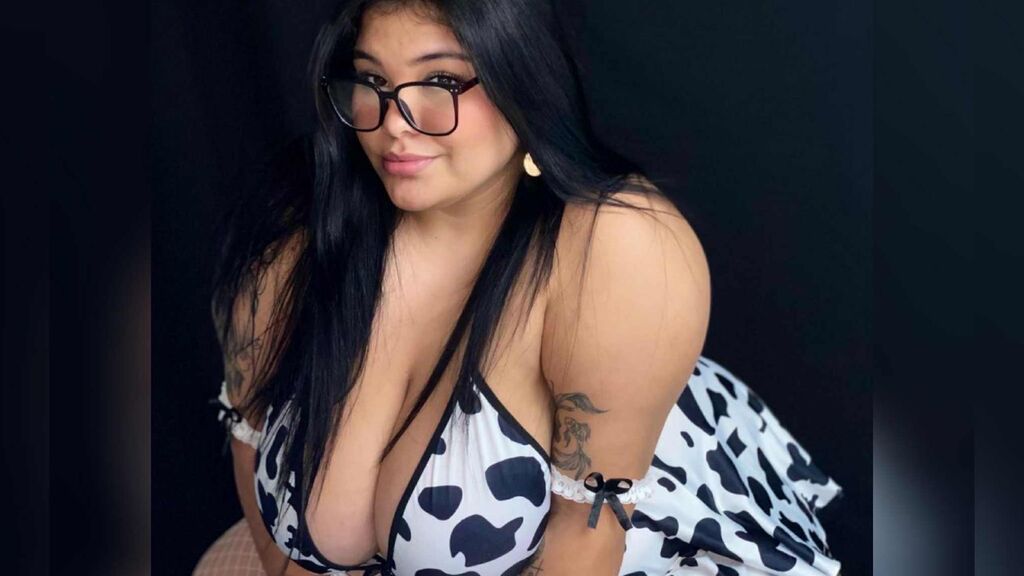 Sex chat gratuit in direct cu CarolineSommers pe LiveJasmin