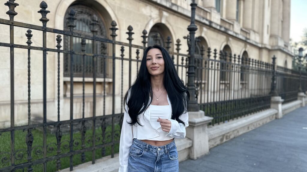 MiaLunnah cover