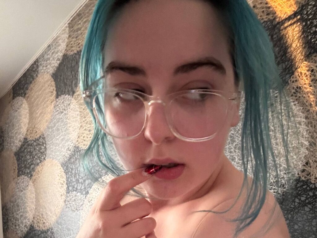 PixieJones LiveJasmin model