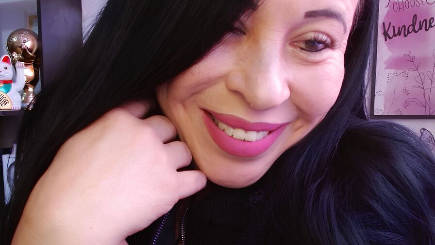 Watch LaurenMallioni live on Fleur Mature