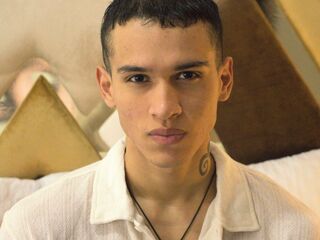xxx live chat JamesDavi
