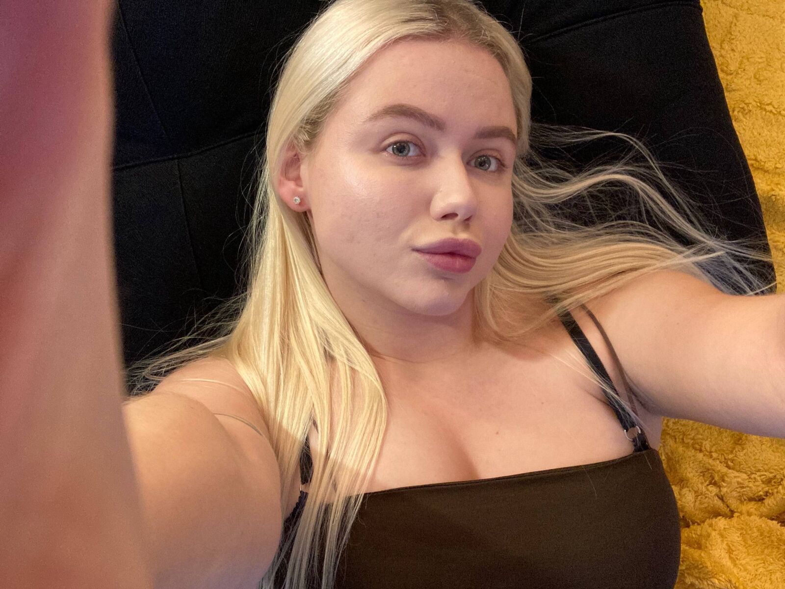Live cam for JuliaRupert