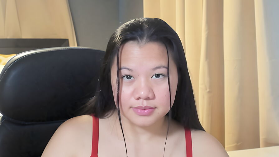Watch NicoleBridge live on Hotmaturetubes