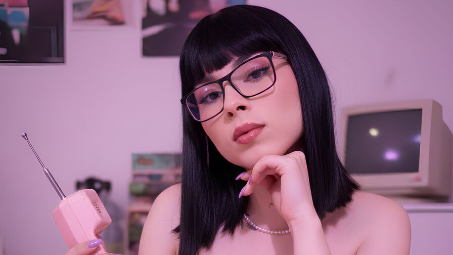 Watch SofiaGibson live on Sex Zoom