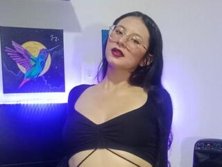 EmberCullen Personalized cam shows