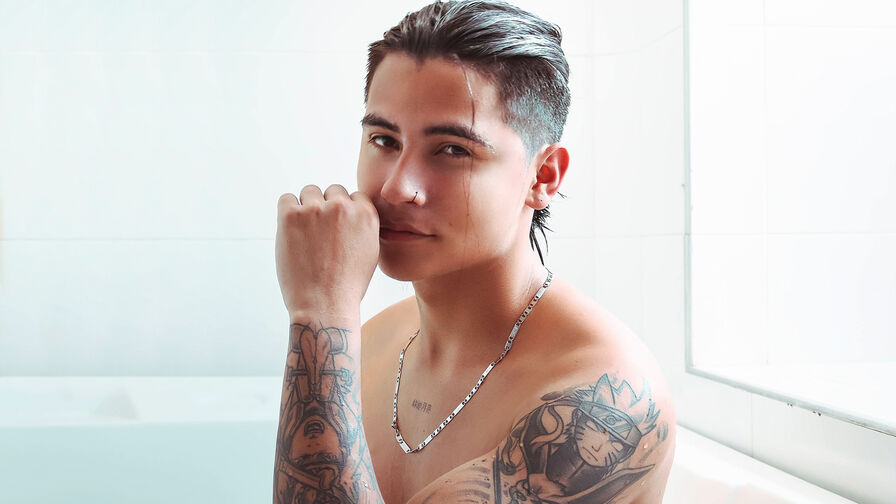 Watch DavidBless live on shemalefreeporn.net