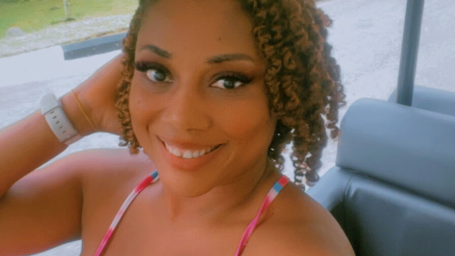 Watch MandyJohn live on Widestreams