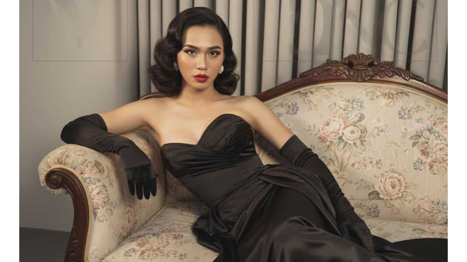 ScarletteBennet erotic portrait