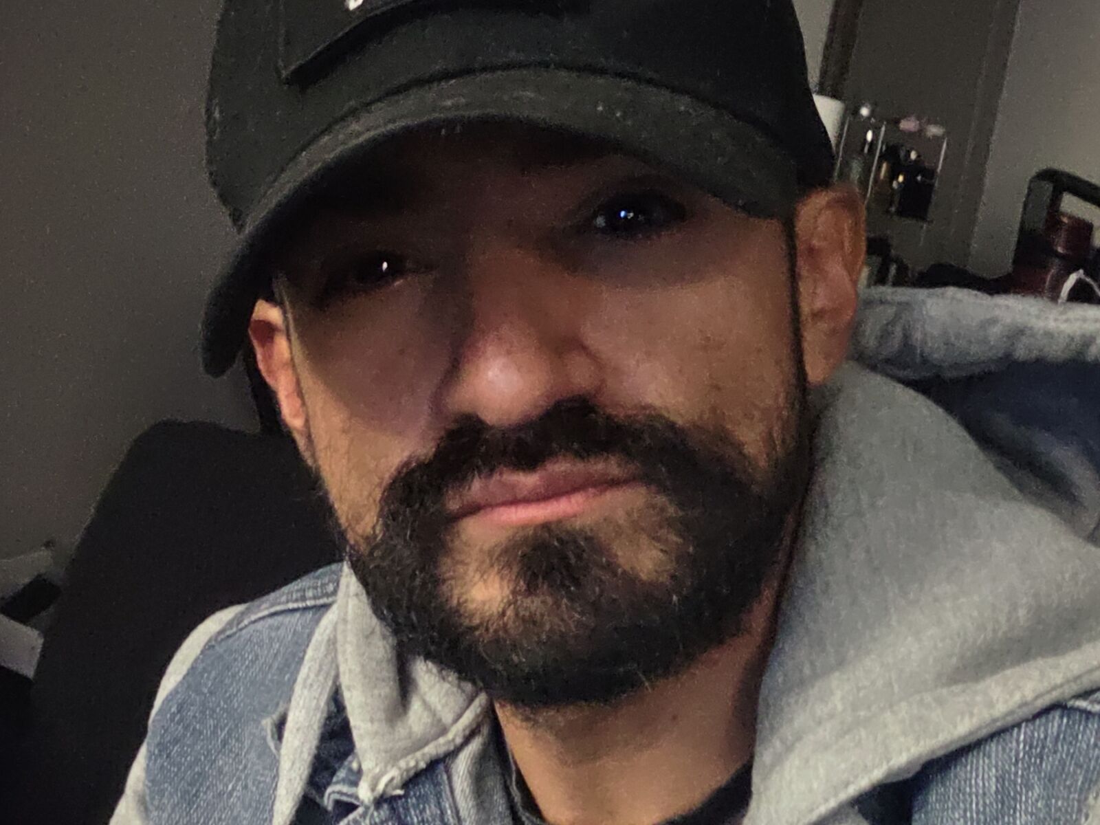 Live cam for YuesAdam