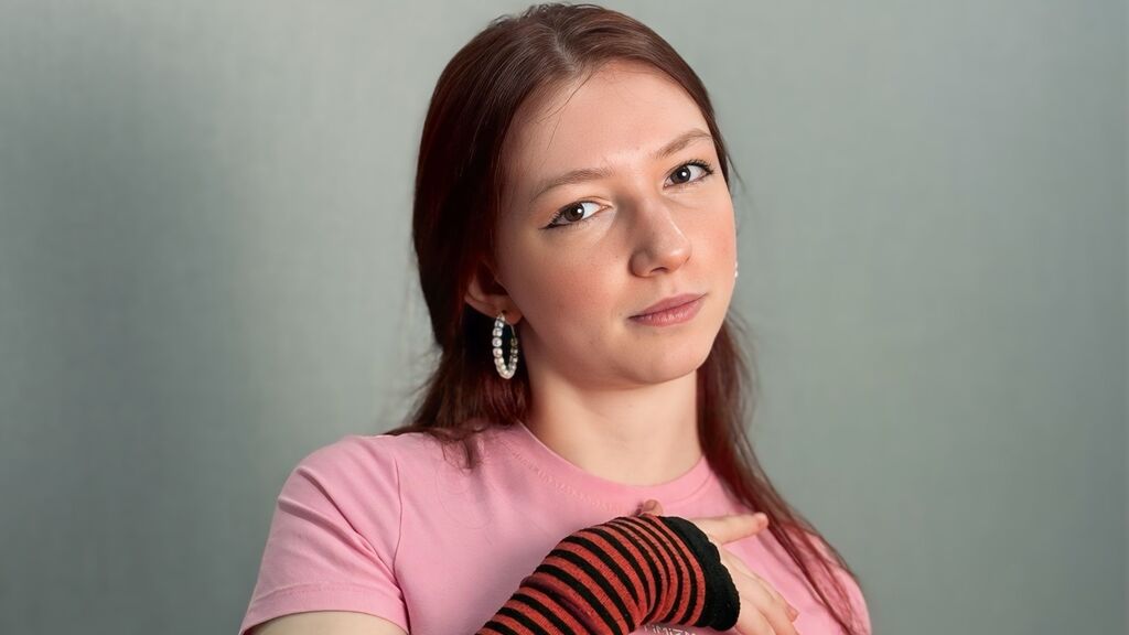 CweneGreaves live cam model at LiveJasmin