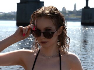 EllyBelloy Porn Show