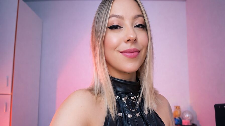 Watch ArishaTorres on BritishGrannyPorn.org