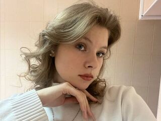 NoemiEzernack Porn Show