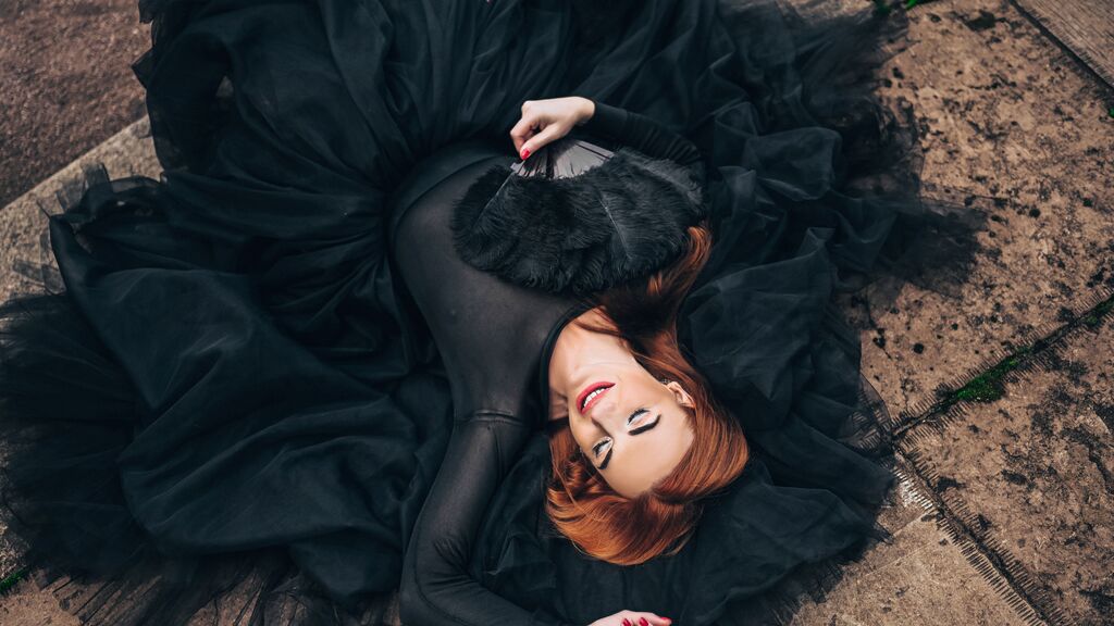 JessicaLlo cover