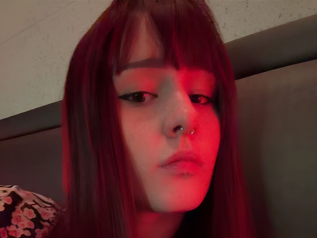 MaeveLith cam profile preview image