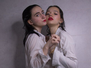 Webcam model DarleneAndMayda from LiveJasmin