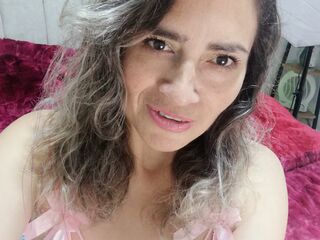 Webcam model KathaleyaBezs from LiveJasmin