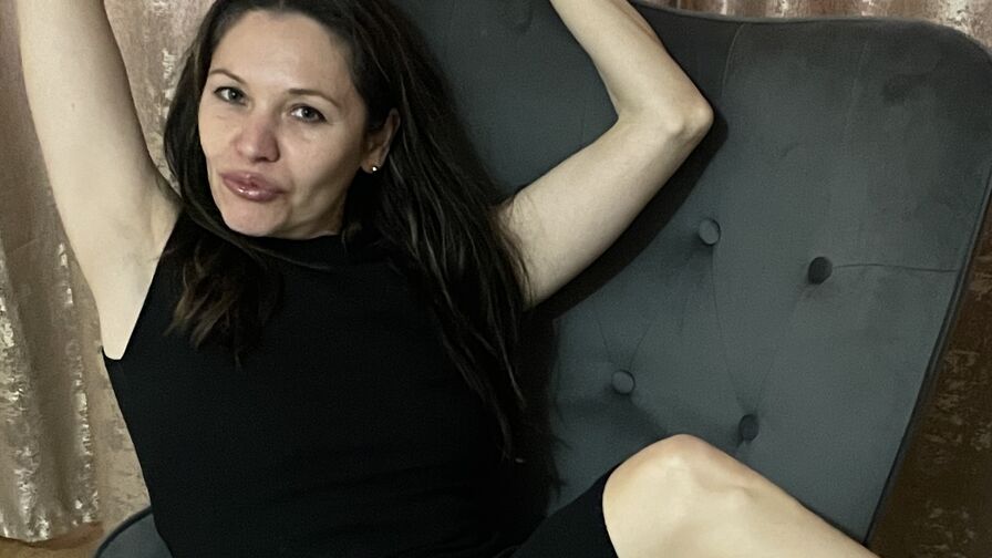 Anal sex, Close up, Dancing, Fingering, Live orgasm, Oil, Roleplay, Smoke cigarette, Striptease, Vibrator, Deepthroat, Double penetration, Footsex, Snapshot, Joi, Twerk