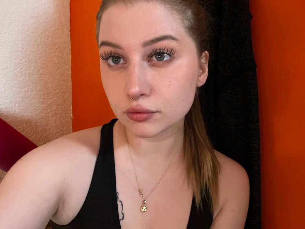 SolaMiren LiveJasmin girl member chat profile
